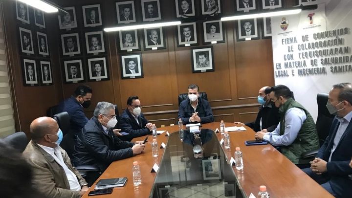 A través de la Dirección de Protección Contra Riesgos Sanitarios, la Secretaría de Salud del estado de Querétaro (SESA)