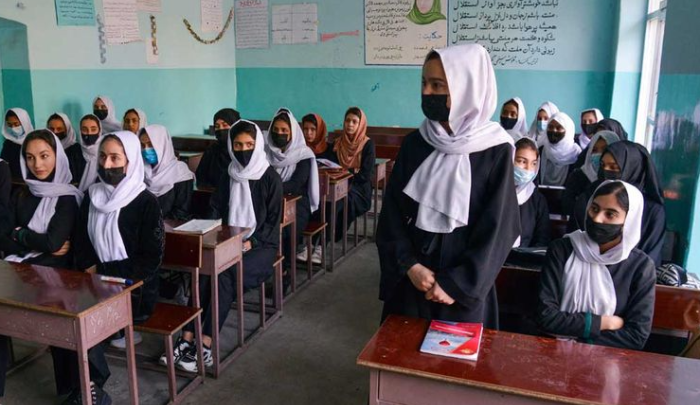 Jóvenes de todas las edades y las niñas de primaria pudieron volver a clases a dos de la victoria de los talibanes, pero las adolescentes llevan más de siete meses sin poder estudiar