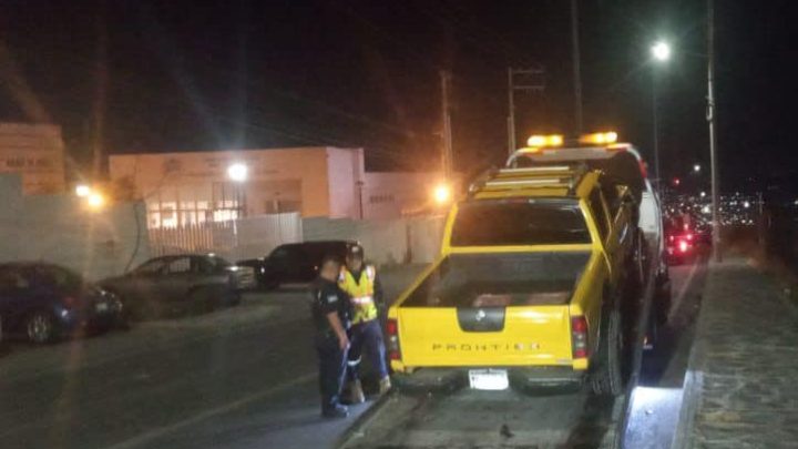 En recorridos de vigilancia, oficiales de la policía queretana de SJR, recuperaron una camioneta que contaba con reporte de robo con fecha 5 de febrero de 2022 en el estado de Michoacán.