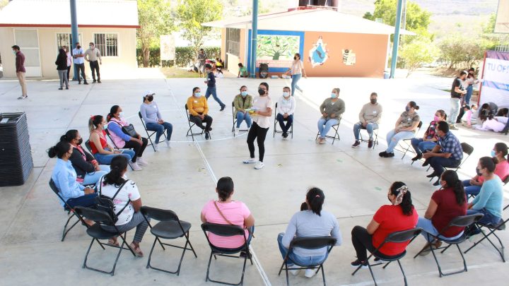 Con la intención de integrar el Programa Sectorial de Educación, basado en el Plan Estatal de Desarrollo, la secretaria de Educación.