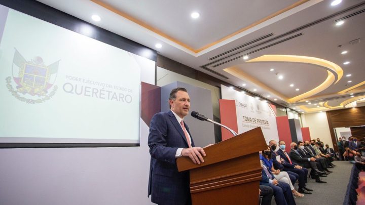 El gobernador del estado, Mauricio Kuri González, presidió la toma de protesta del Consejo Directivo de la Cámara Nacional del Autotransporte y Carga (CANACAR) Querétaro 2022-2023.