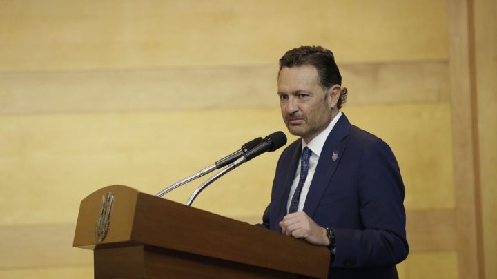El gobernador de Querétaro, Mauricio Kuri González, encabezó un homenaje al ingeniero Modesto C. Rolland, quien destacó por sus contribuciones en el desarrollo del México de la primera mitad del siglo XX.