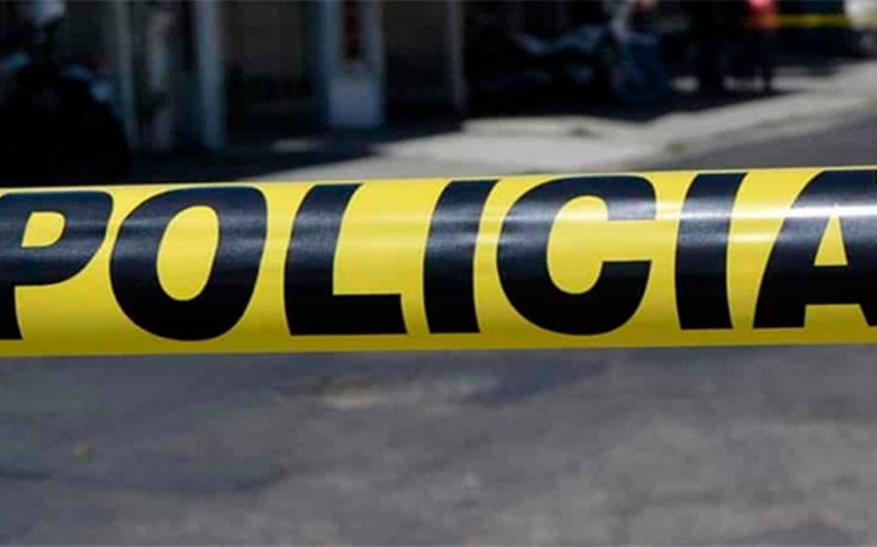 Según informes, sujetos armados llegaron al establecimiento en Michoacán y dispararon contra quienes estaban dentroEn un hecho más de violencia registrado en Michoacán, cerca de la medianoche, un grupo armado asesinó a cuatro personas en un local comercial ubicado en la cabecera municipal de Ciudad Hidalgo.  Los informes refieren que varios sujetos armados llegaron a un local de instalación de audio para automóviles y dispararon contra quienes estaban dentro del establecimiento.
