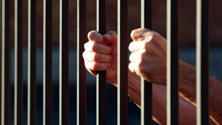 Los dos detenidos les aseguraron narcóticos, cartuchos de diferentes calibres, fornituras, cargadores abastecidos y cuatro armas de fuego largas