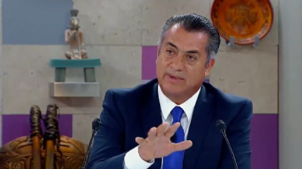“El Bronco” sufrió un problema que lo puso en condiciones “delicadas” de salud, al grado de requerir la presencia de Manuel de la O Cavazos, quien ha sido su médico de cabecera