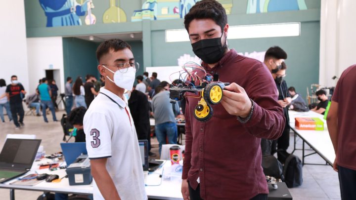 Con el propósito de reforzar los conocimientos adquiridos durante el cuatrimestre enero – abril, las carreras de Ingeniería en Robótica Computacional y la Ingeniería en Software.
