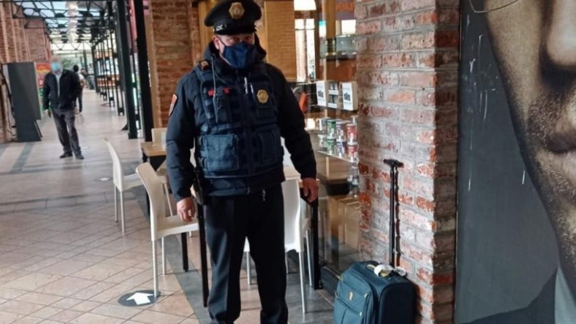 Elementos de la secretaría de Seguridad y la Defensa Nacional encuentran el dinero en la vía pública y lo trasladan al Ministerio Público