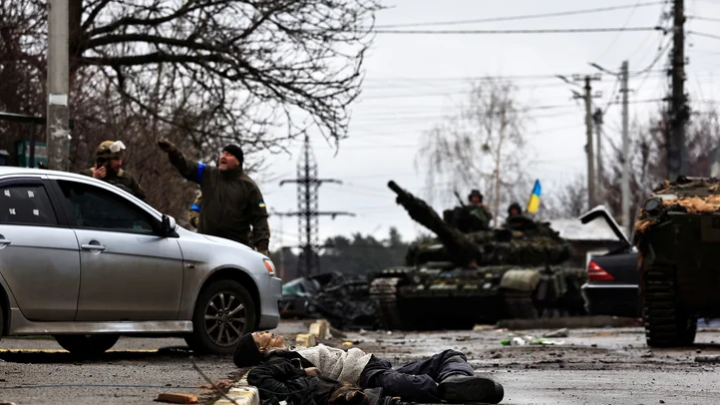 Saldó. Las fuerzas ucranianas retomaron el control de Kiev y comenzaron las operaciones de limpieza, conteo de daños y recolección de cadáveres. Los países aliados solicitan una investigación exhaustiva del caso e imponen más penas a Moscú