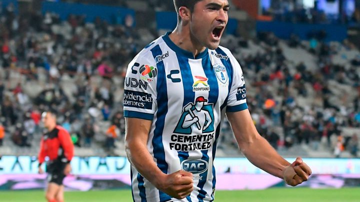 Un doblete de Víctor Guzmán hizo que los Tuzos recuperaran el liderato tras imponerse ante los Tigres del “Piojo”