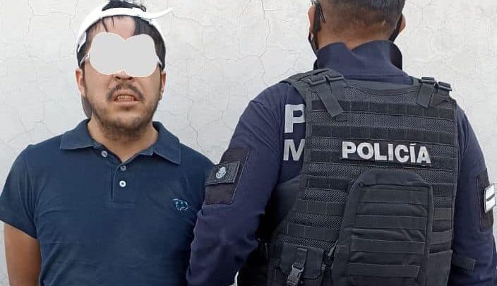 Policías Municipales, auxiliaron a una mujer que denunció haber sido víctima de acoso sexual, en calles del Barrio San Isidro, en San Juan del Río.