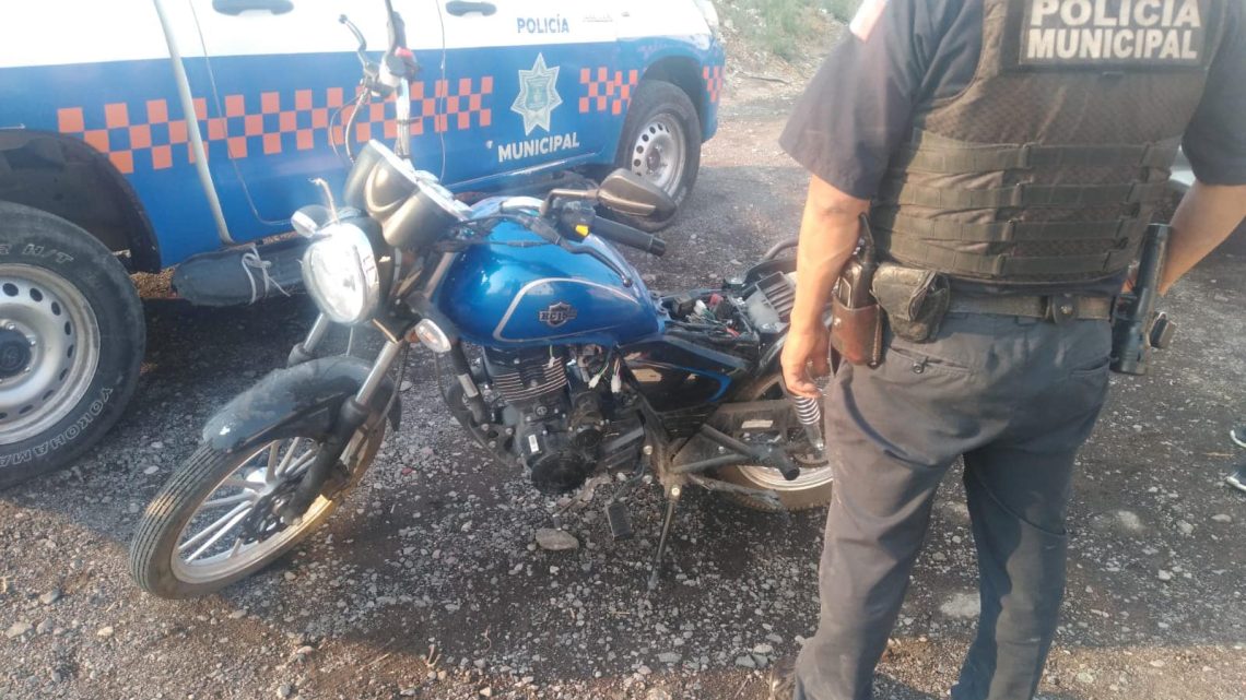 Esta mañana en Prolongación Artículo Tercero, Zona Centro de la ciudad de San Juan del Río, efectivos de la Secretaría de Seguridad Pública Municipal (SSPM-SJR).