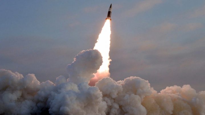 Corea del Norte lanzó el miércoles dos misiles balísticos hacia el mar, informaron las fuerzas armadas de Corea del Sur