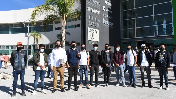 Durante la Semana Universitaria 2022, más de 100 alumnas y alumnos del nivel bachillerato de las instituciones CECYTEQ, CETIS y CBTIS