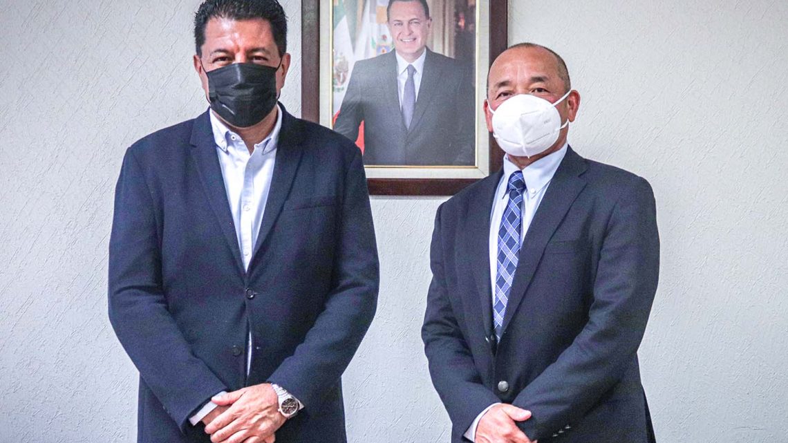 El rector de la Universidad Tecnológica de San Juan del Río (UTSJR), Fernando Ferrusca Ortiz, recibió al coordinador en México del Programa de Voluntarios de la Agencia de Cooperación Internacional del Japón (JICA).
