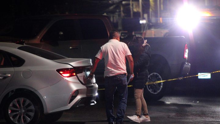 Un comando de sujetos armados disparó contra personas que se encontraban en el Hotel Gala y contra clientes de un bar contiguo