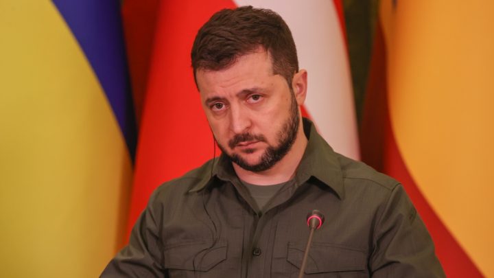 “Desafortunadamente, las cifras son las siguientes: 87 víctimas encontradas bajo los escombros en Desna”, dice Zelenski