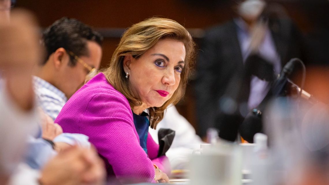 La secretaria de Gobierno, Guadalupe Murguía Gutiérrez y el vocal ejecutivo de la Comisión Estatal de Aguas (CEA), Luis Alberto Vega Ricoy