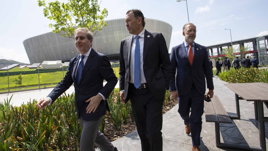 El gobernador, Mauricio Kuri González, inauguró el nuevo corporativo Santander “Distrito Querétaro”, el cual representa una inversión de alrededor dos mil 500 millones de pesos.