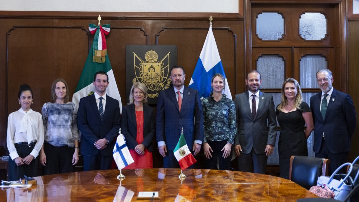 El gobernador del estado, Mauricio Kuri González, se reunió con la Embajadora de Finlandia en México, la Excelentísima Sra. Päivi Pohjanheimo.