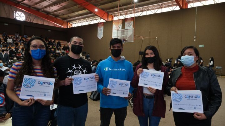 La Secretaría de Desarrollo Social del Estado de Querétaro (SEDESOQ) informó que, la entrega de apoyos a estudiantes de nuevo ingreso para su inscripción o reinscripción en instituciones públicas.