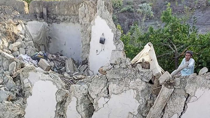 El sismo de magnitud 5.9 se produjo en una zona remota del este, cerca de la frontera con Pakistán; reportan 600 heridos