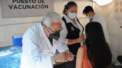López Obrador acusa que sus adversarios quisieran que viniera la quinta y la sexta ola de contagios, pero “México es un país bendito”