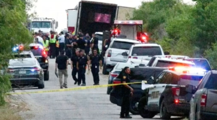 Después de estar encerrados un día con temperaturas que rondaban los 40 grados, los migrantes sufrieron hipertermia y deshidratación aguda