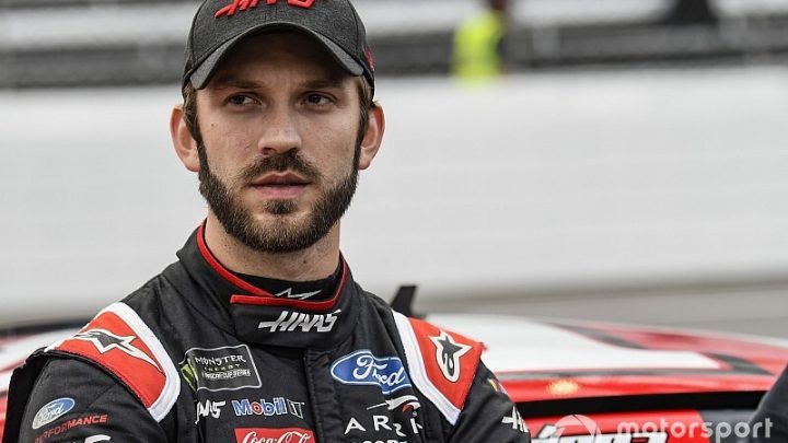 Manejando su Chevrolet número 99 del Trackhouse Racing Team, el de Monterrey consiguió la Victoria en el Sonoma Raceway