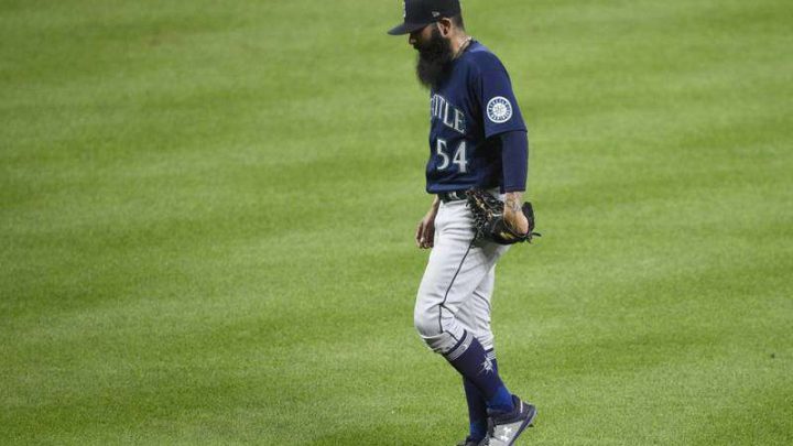 El mexicano es parte de un movimiento para hacer lugar al relevista Ken Giles y al infielder Kevin Padlo