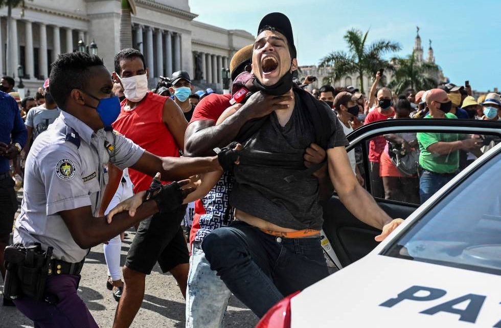 En La Güinera se produjo el único muerto en las protestas del 11 de julio del año pasado y decenas de jóvenes fueron procesados y sentenciados a largas condenas
