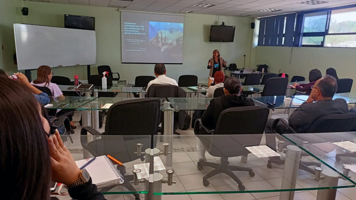 La Universidad Tecnológica de San Juan del Río (UTSJR) capacitó al personal directivo en atención de “Urgencias Psicológicas.