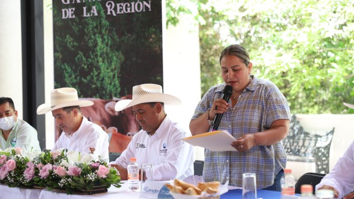 Como parte de la gira de trabajo por la Sierra Gorda del estado, el titular de la Secretaría de Desarrollo Agropecuario (SEDEA).