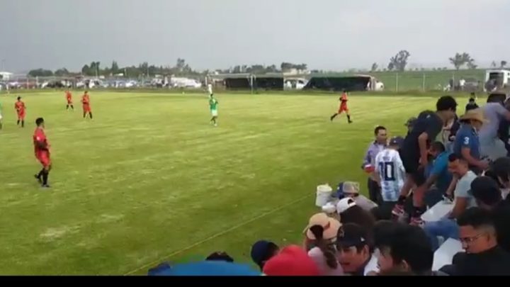 La situación ocurrió en la ciudad de Luján, en Argentina, durante un partido de la tercera división