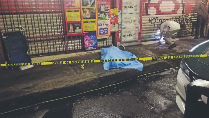 Joven mata a menor porque miró “morbosamente” a su exnovia