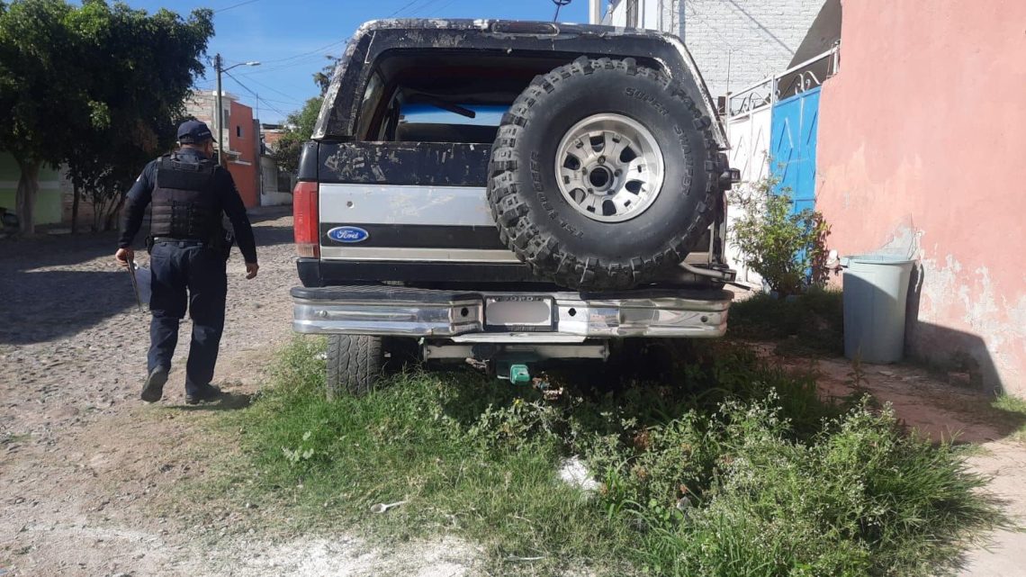 *Retirarán vehículos abandonados sobre la vía pública en San Juan del Río