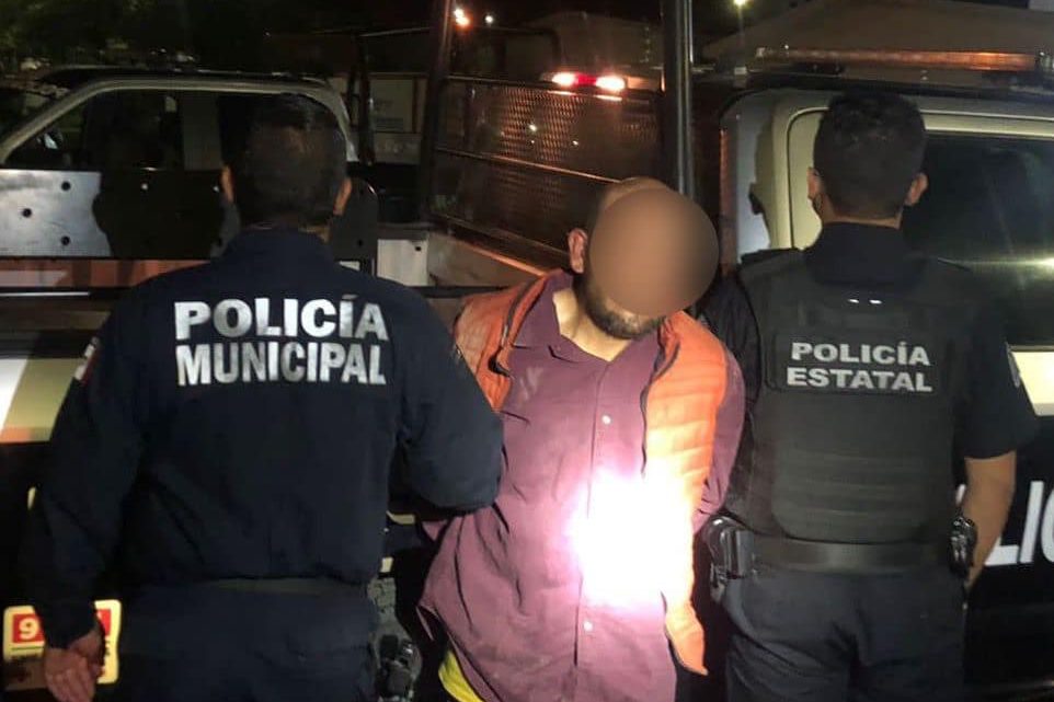 Policía de SJR detiene a sujeto por posesión de arma de fuego.*