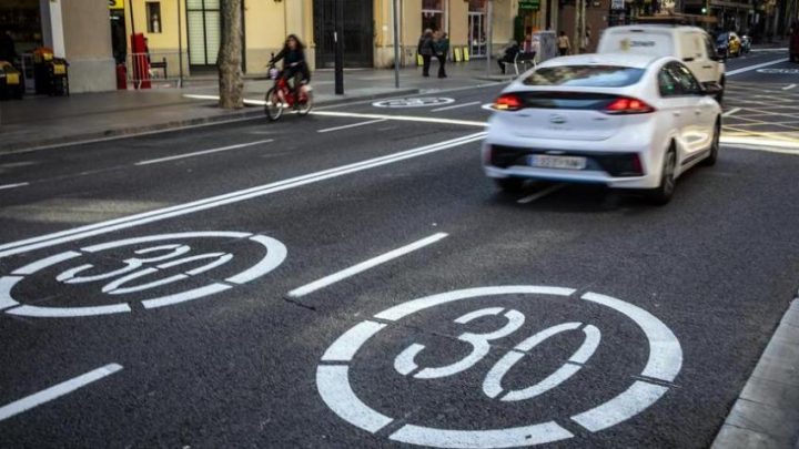 Vialidad: Reducen límites de velocidad en carreteras en zonas urbanas
