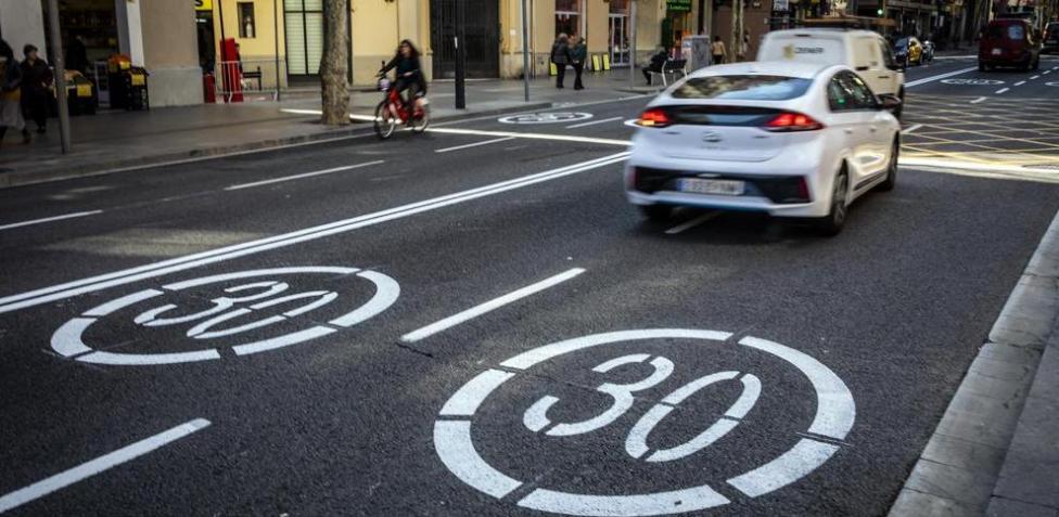Vialidad: Reducen límites de velocidad en carreteras en zonas urbanas