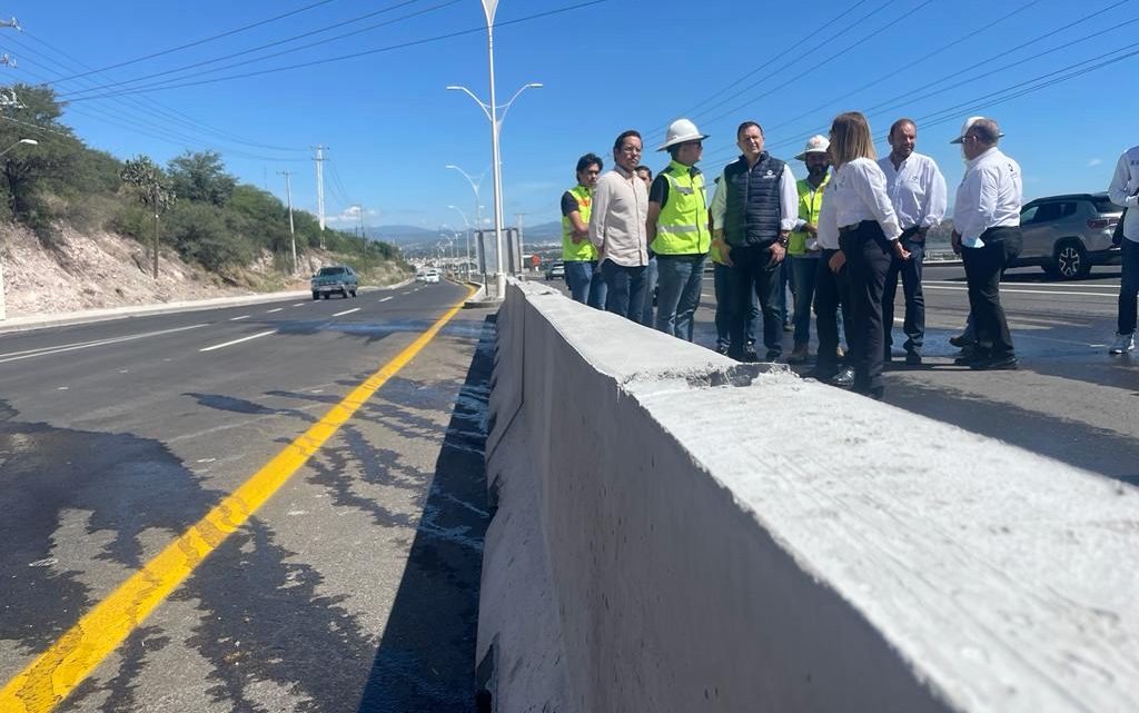 Recorre Gobernador paso inferior de la carretera 413