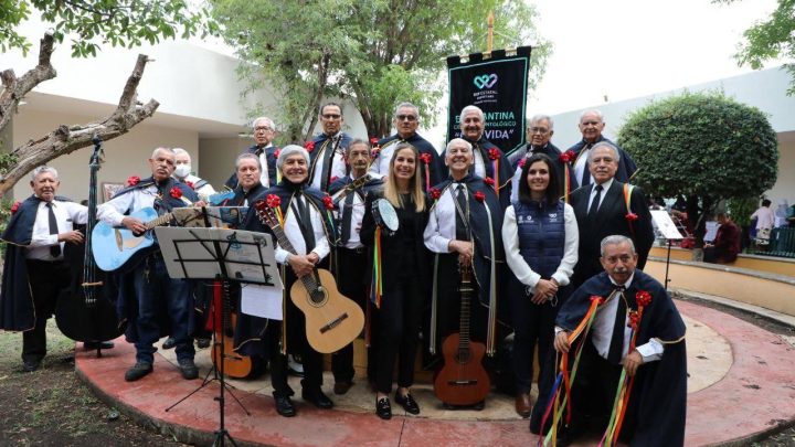 Fomenta DIF Estatal preservación de culturas y tradiciones con los adultos mayores