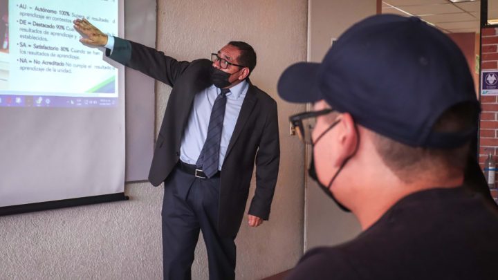 Logran mil 100 aspirantes ingreso a la UTSJR