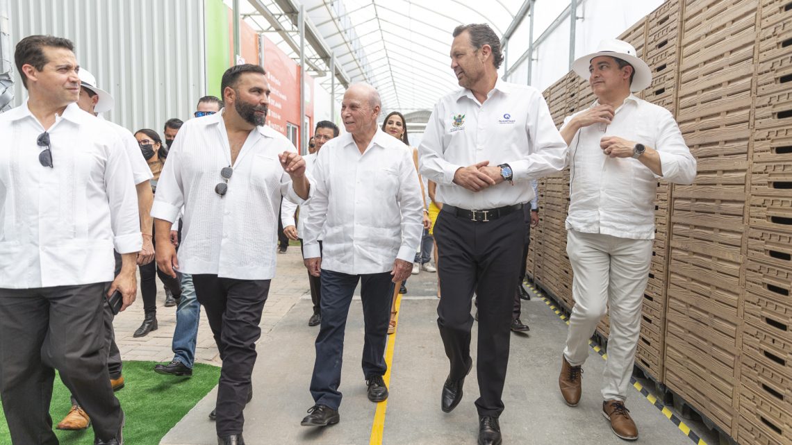 Inaugura Gobernador invernaderos de la empresa GEMSO en Pedro Escobedo