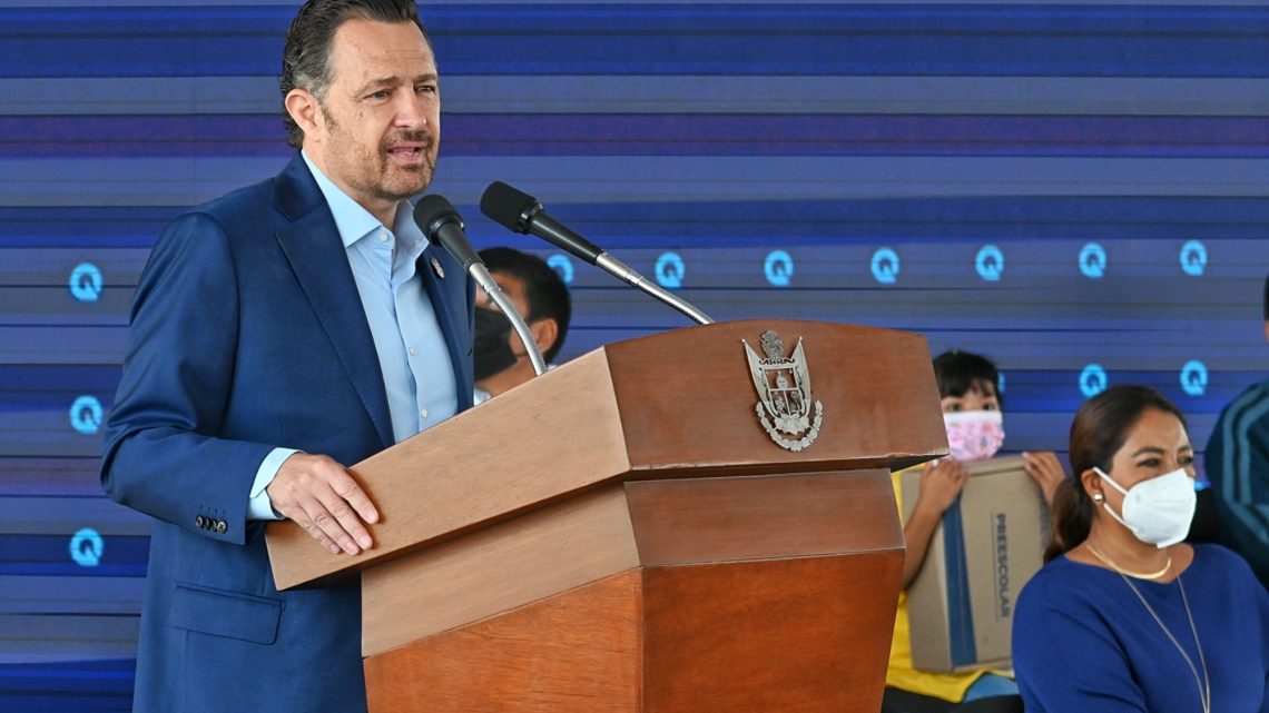 Anuncia Gobernador programa para dotar con Internet a todas las escuelas públicas de educación básica