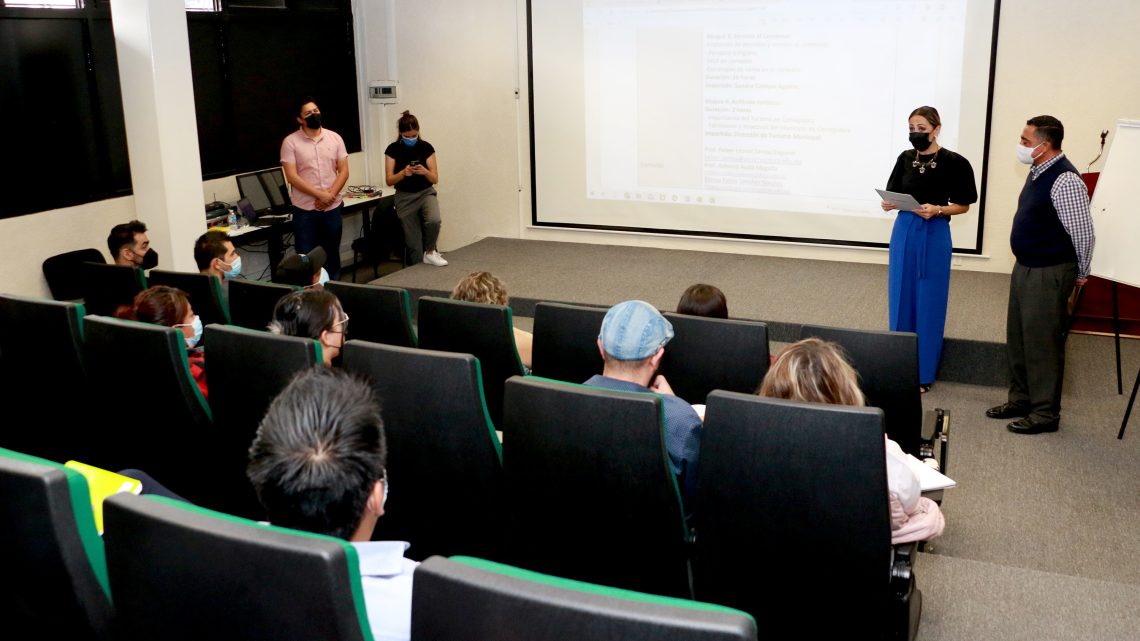 Imparte UTC curso de profesionalización para sector restaurantero