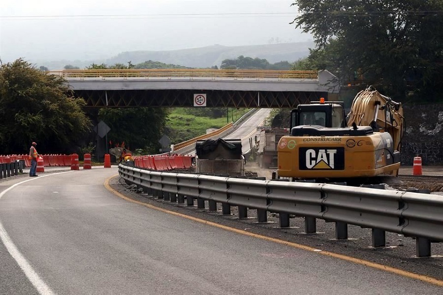 Destraban juicios y prevén inaugurar en diciembre la autopista a Colima