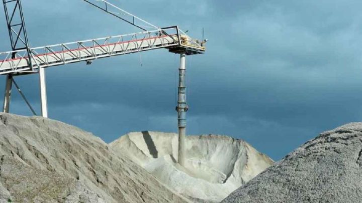 México crea la empresa que explotará litio