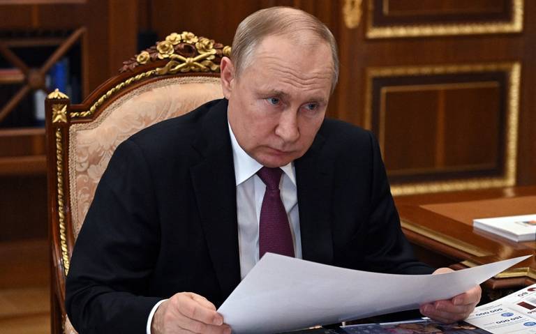 Putin firma un decreto para recibir ucranianos en Rusia