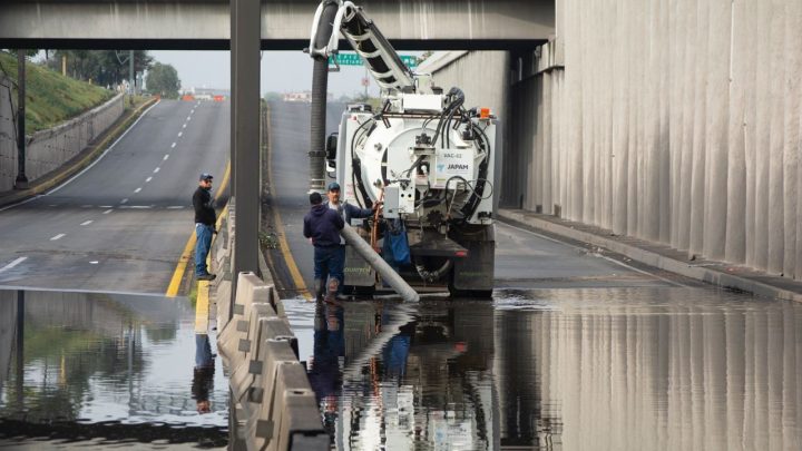 Continúa la limpieza de drenes en el municipio de San Juan del Río: JAPAM