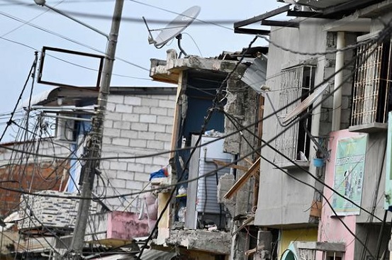 Atentado con explosivos deja al menos cinco muertos y 17 lesionados en Ecuador