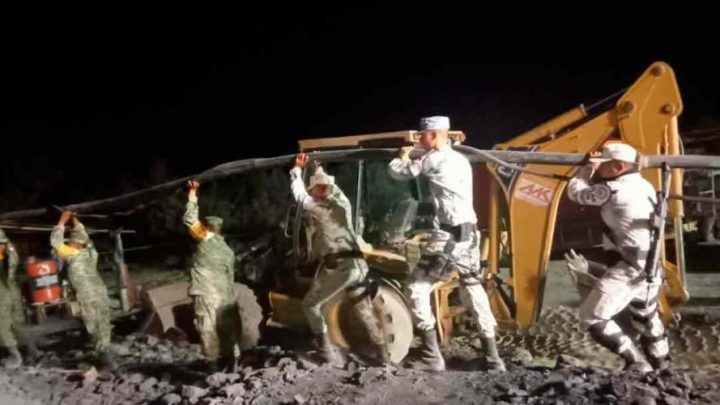 Siguen atrapados 10 mineros en Coahuila